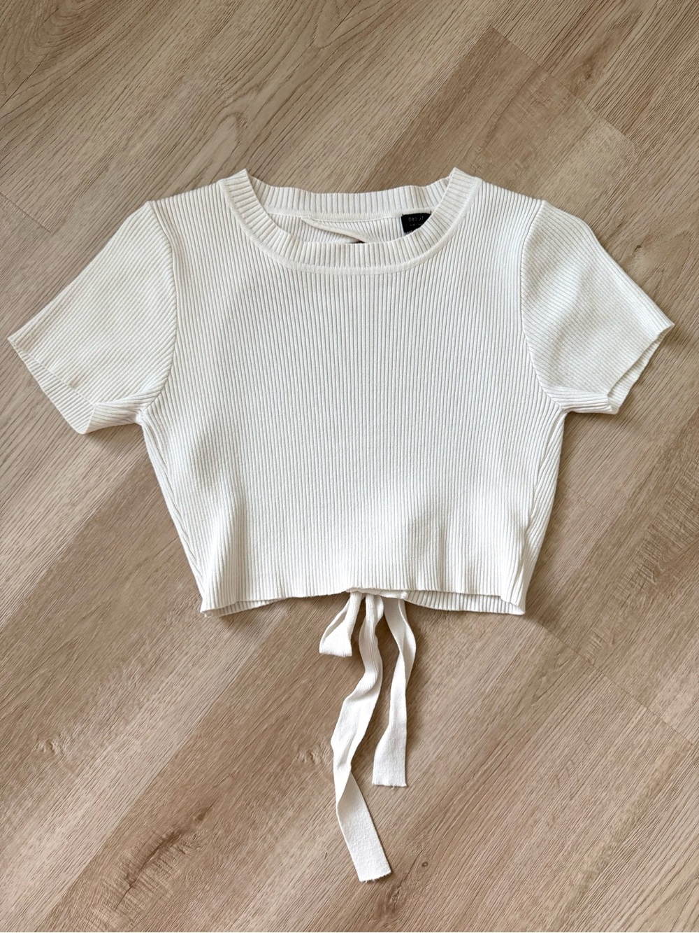 White Ribbed Backless Crop Top - Picture 2 of 6
